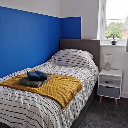 Modern Roomy 3 Bedroom Home 珀肖尔 外观 照片