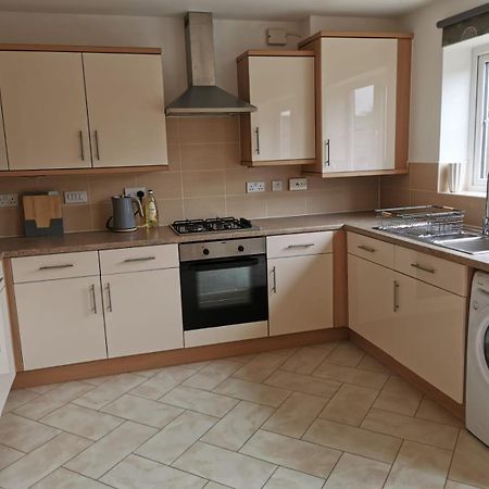 Modern Roomy 3 Bedroom Home 珀肖尔 外观 照片