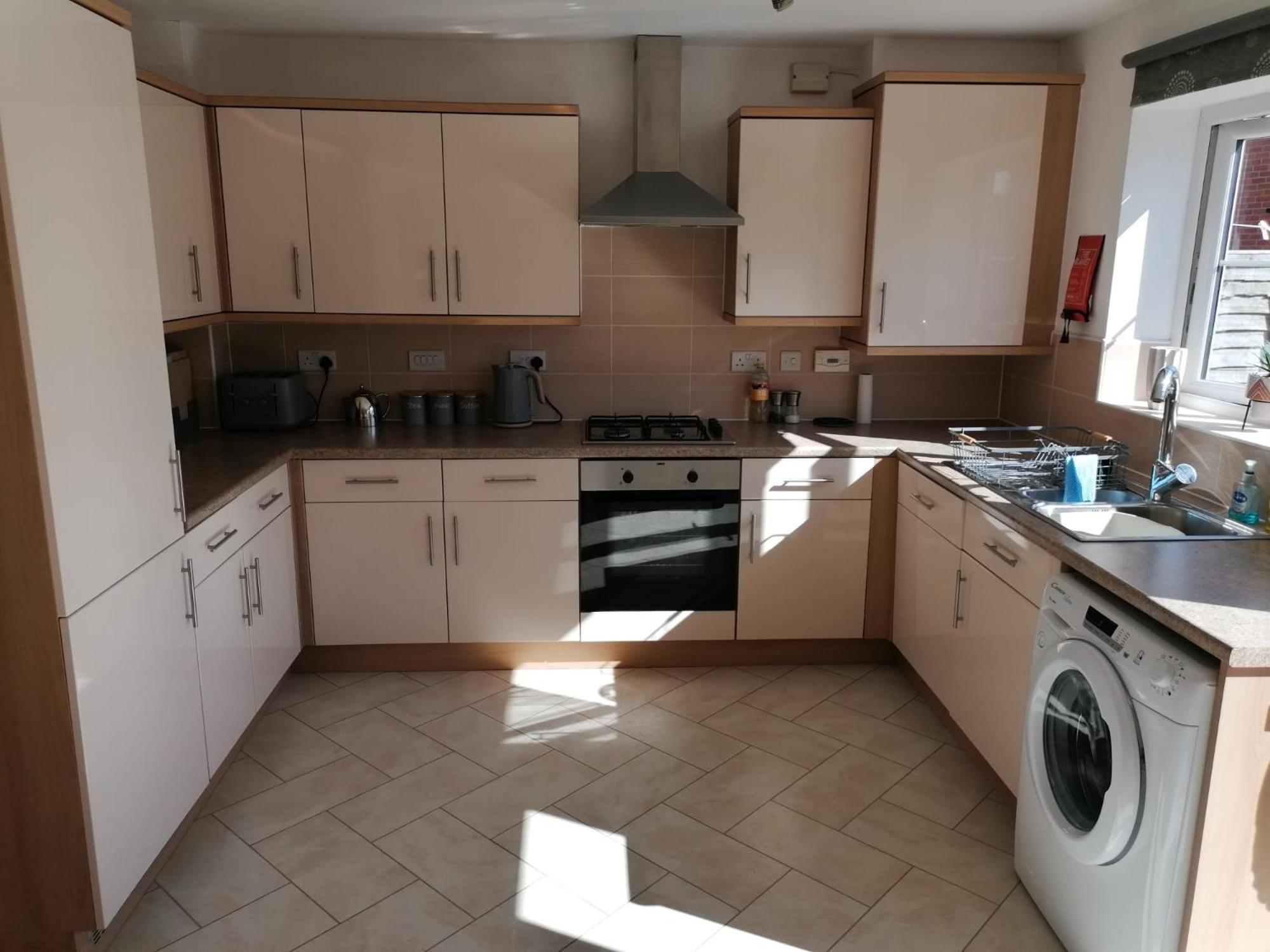 Modern Roomy 3 Bedroom Home 珀肖尔 外观 照片